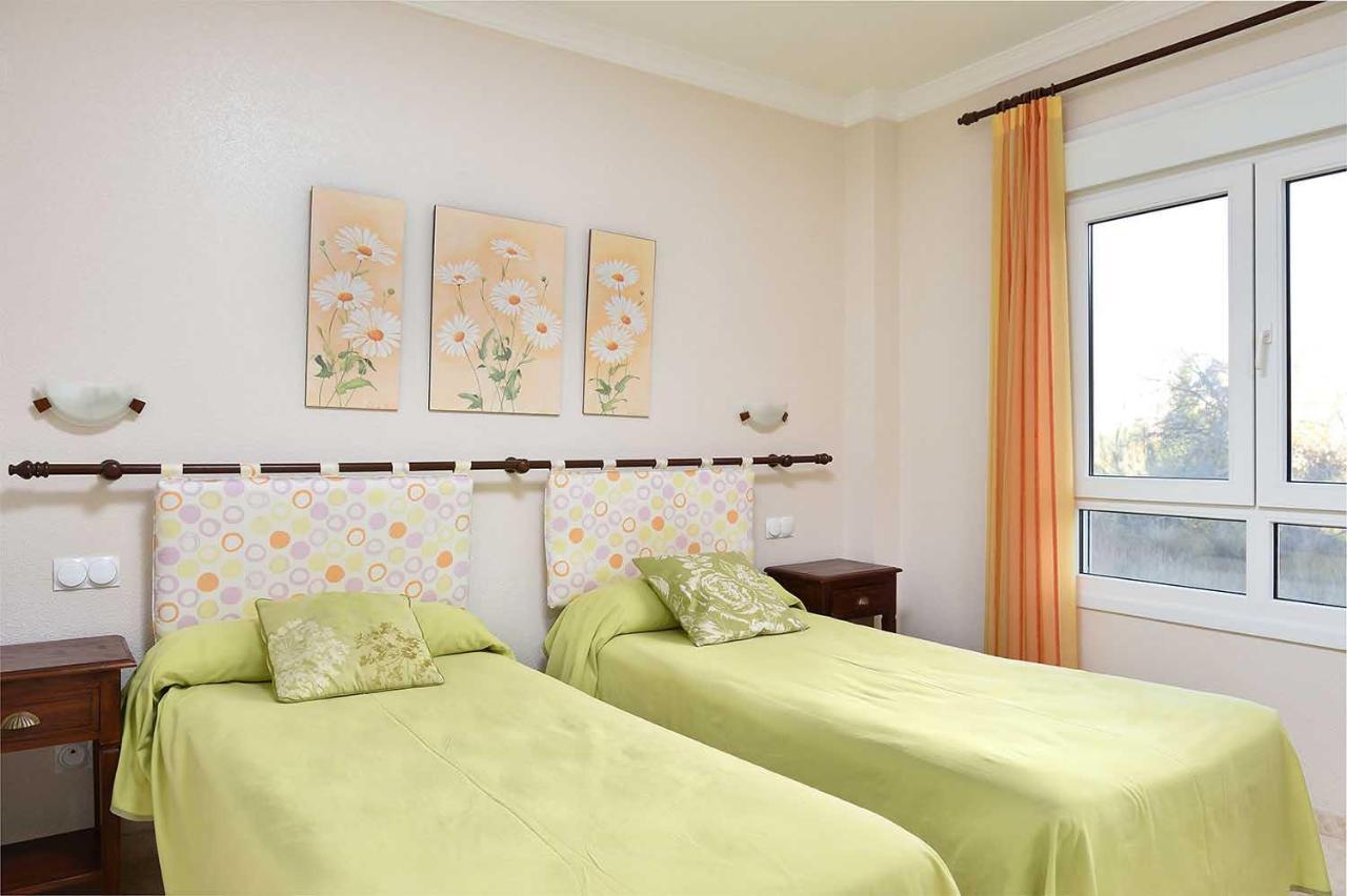 Apartamentos Y Villas Oliva Nova Golf Resort Luaran gambar